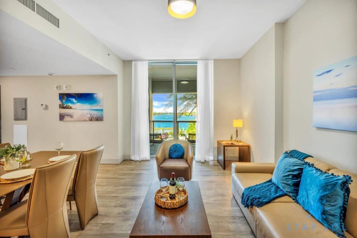 Apartment With Bay View Balcony - Pool - Up To 6 - Gym Hollywood Eksteriør bilde