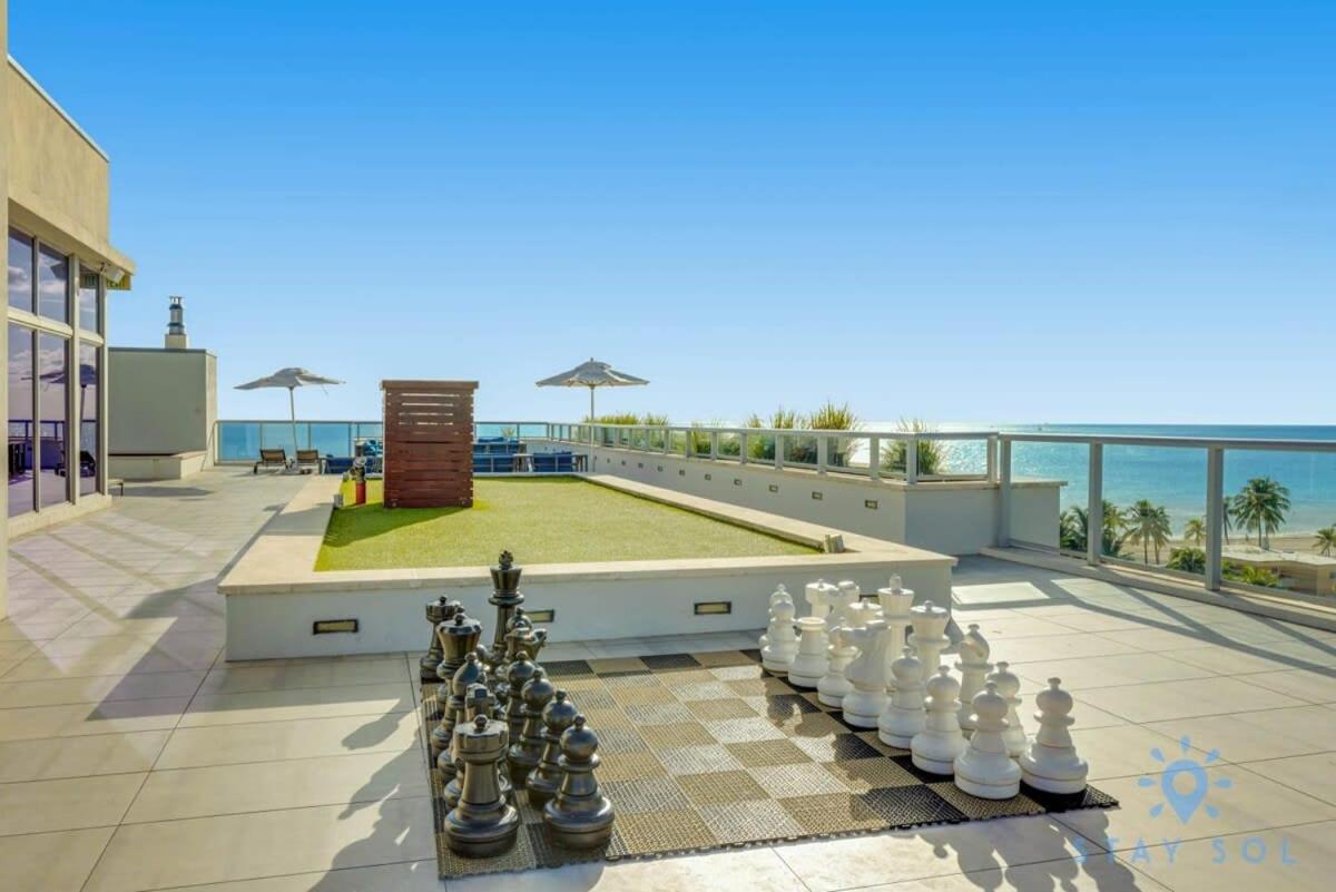 Apartment With Bay View Balcony - Pool - Up To 6 - Gym Hollywood Eksteriør bilde