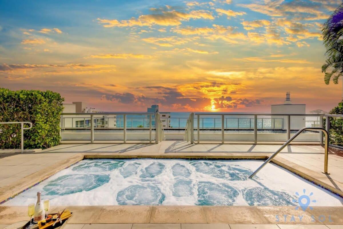 Apartment With Bay View Balcony - Pool - Up To 6 - Gym Hollywood Eksteriør bilde