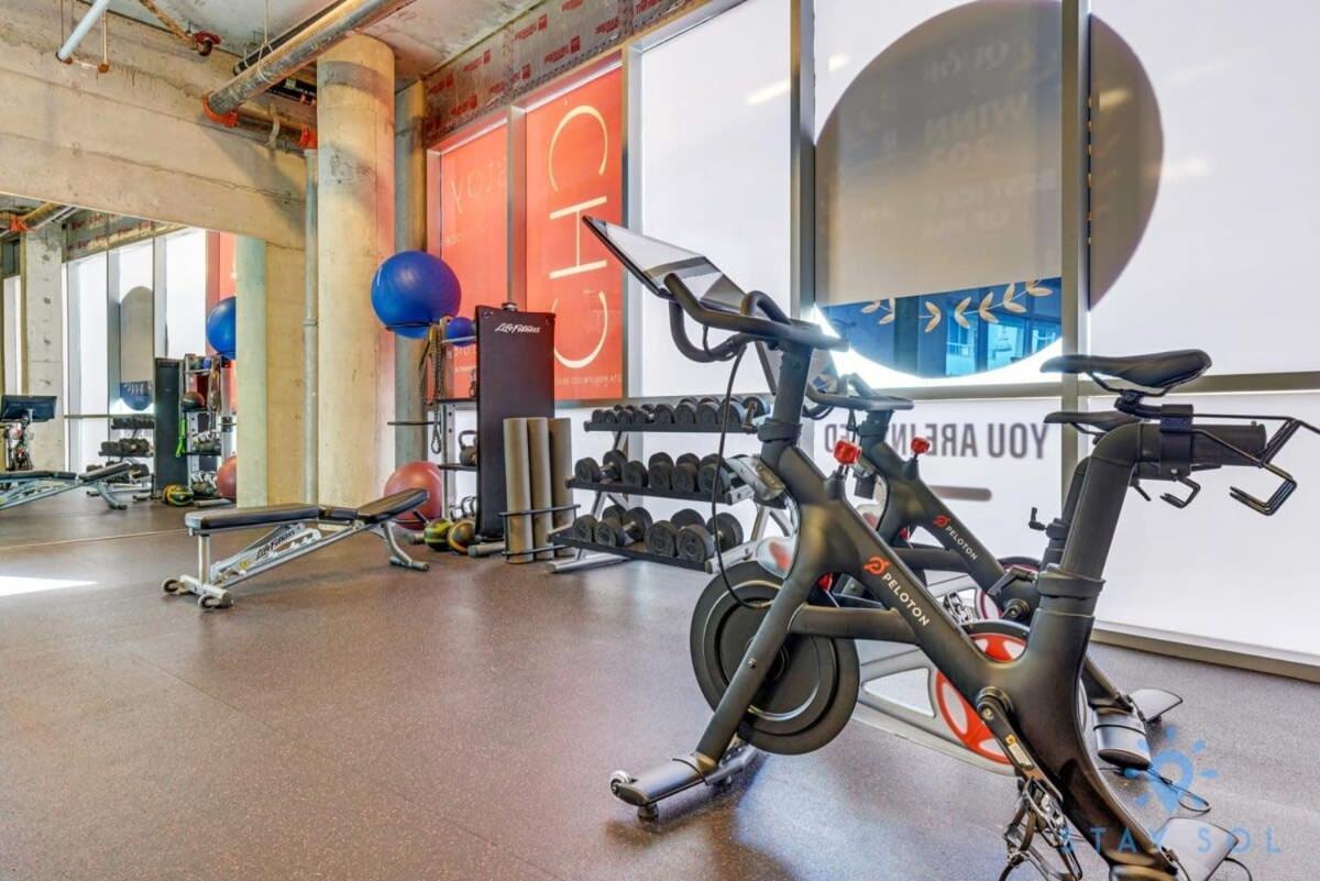 Apartment With Bay View Balcony - Pool - Up To 6 - Gym Hollywood Eksteriør bilde