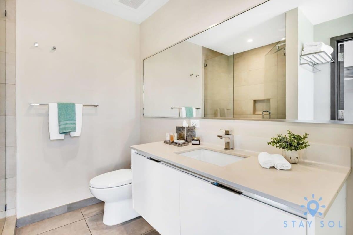 Apartment With Bay View Balcony - Pool - Up To 6 - Gym Hollywood Eksteriør bilde