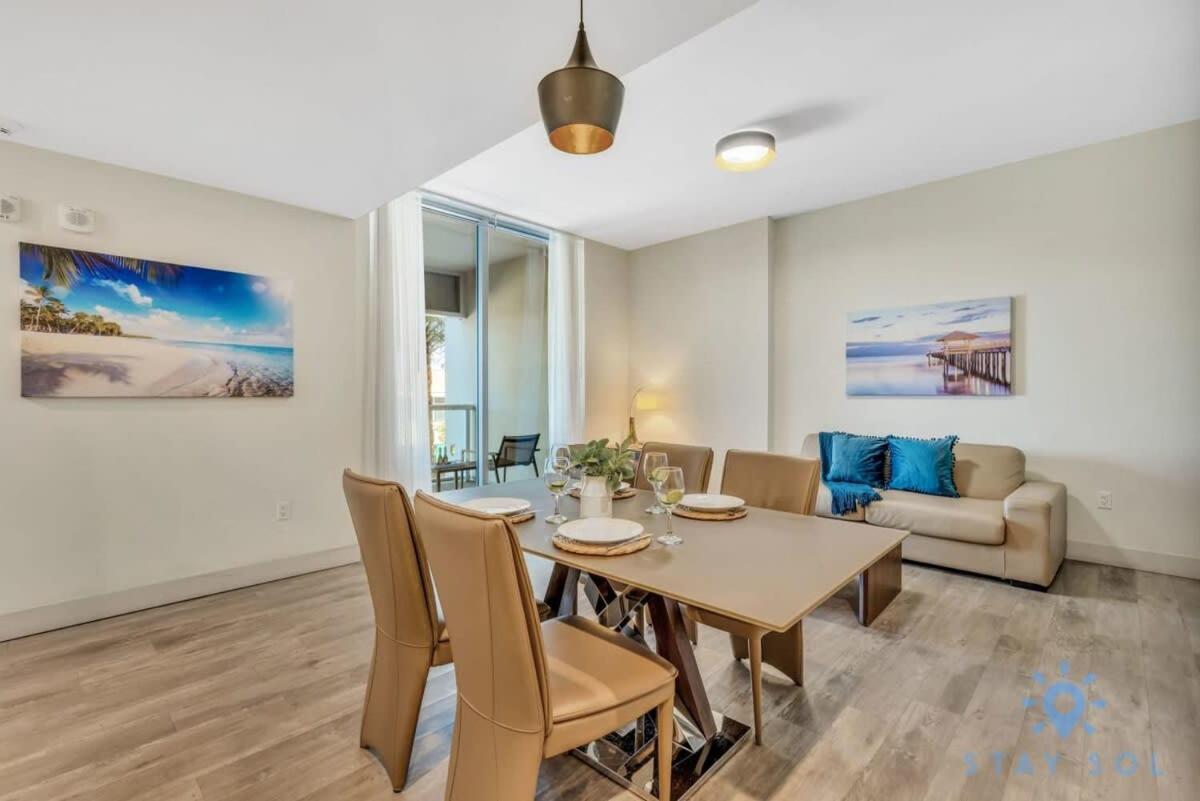 Apartment With Bay View Balcony - Pool - Up To 6 - Gym Hollywood Eksteriør bilde