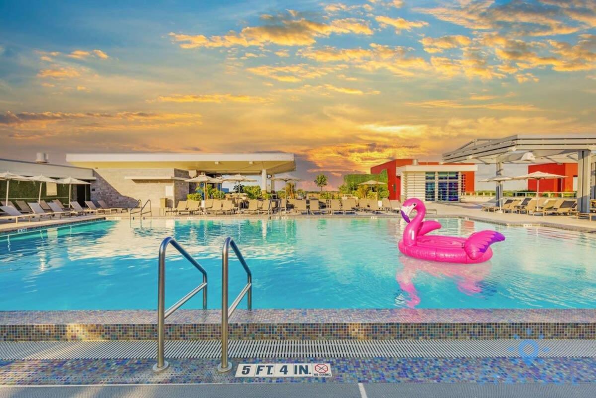 Apartment With Bay View Balcony - Pool - Up To 6 - Gym Hollywood Eksteriør bilde