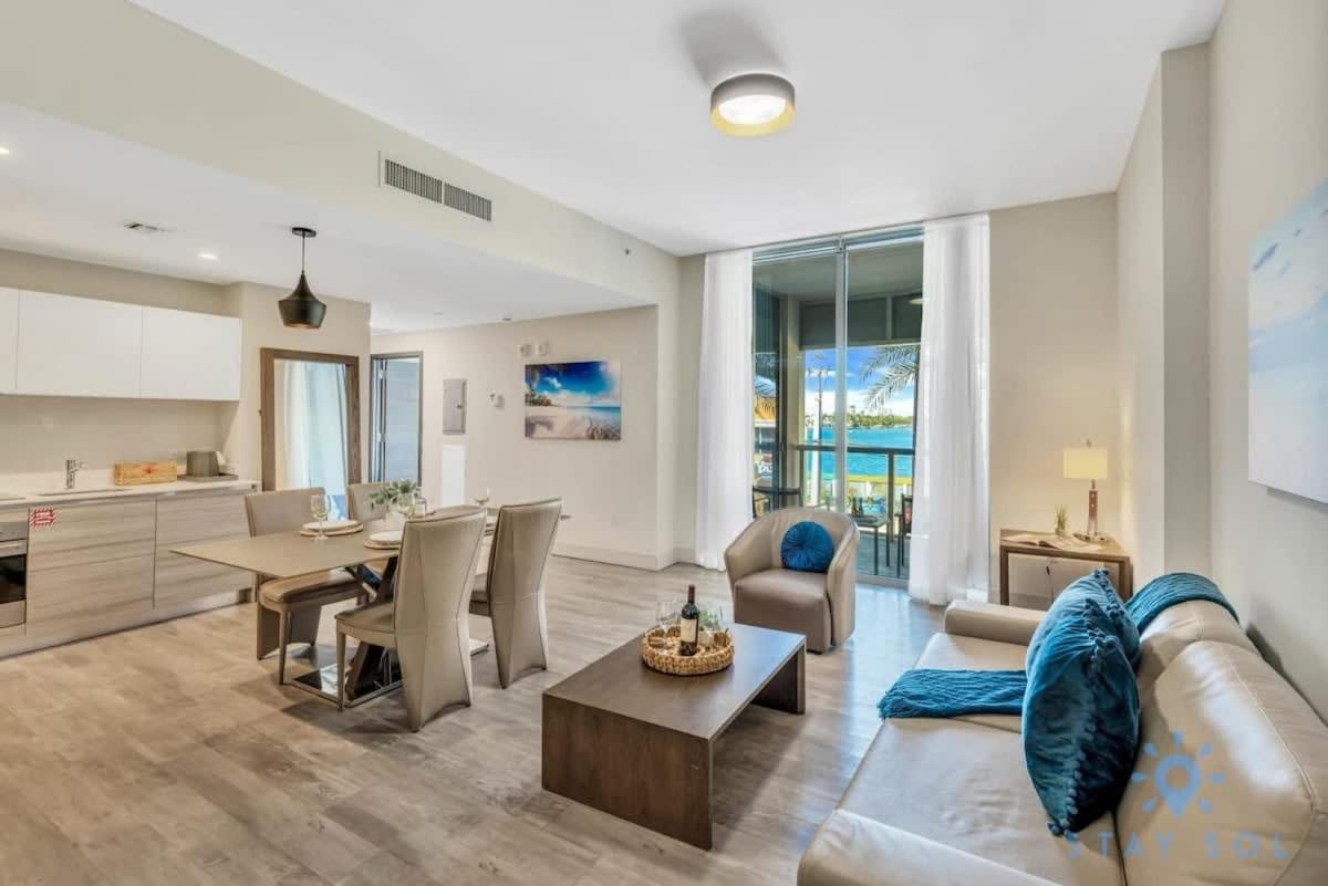 Apartment With Bay View Balcony - Pool - Up To 6 - Gym Hollywood Eksteriør bilde